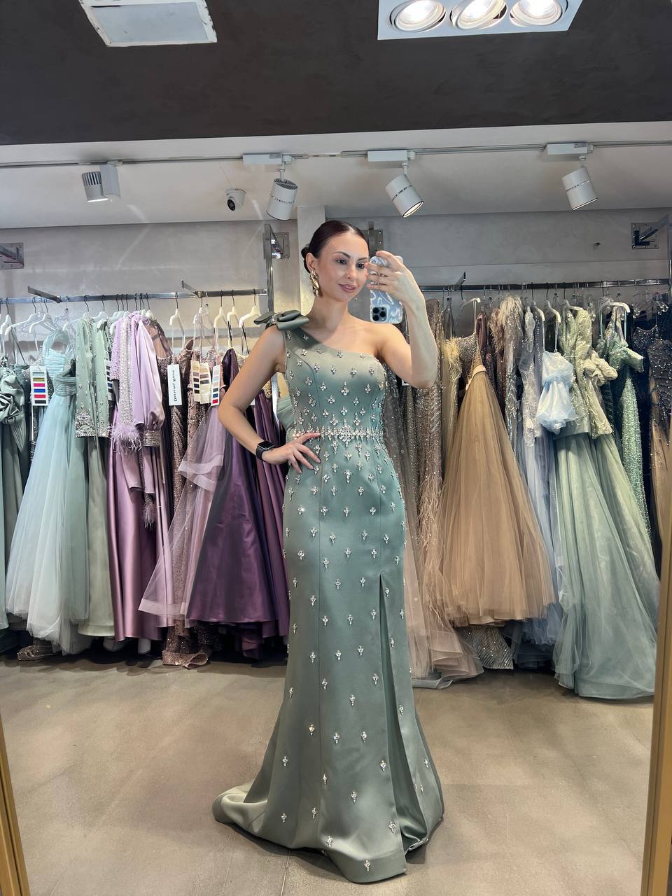 Valentina Teal – Modern Elegance