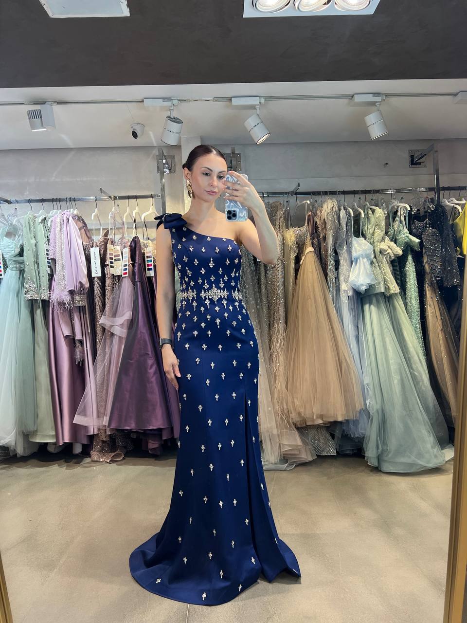 Valentina Navy – Royal Nights